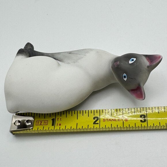 1984 Avon Porcelain Siamese Gray WhitebCat Figurine Vtg 3.25" x 1.5" - Picture 2 of 7